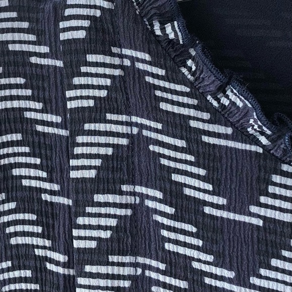 A PIECE APART Textured 100% Silk Geometric Ruffle Peplum Button Front Blouse 8 - Picture 3 of 8